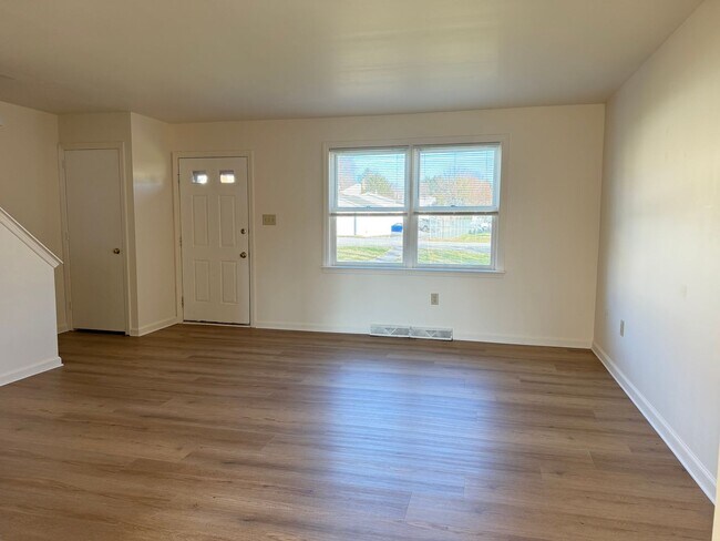 Building Photo - 110-112 Fridy St.