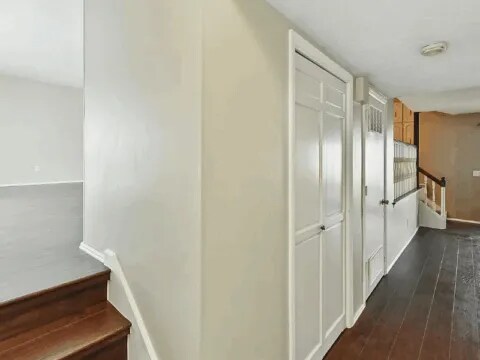 Building Photo - 7504 S 46th Ave