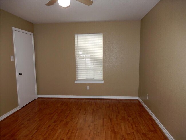 Building Photo - 10767 Braes Bend Dr