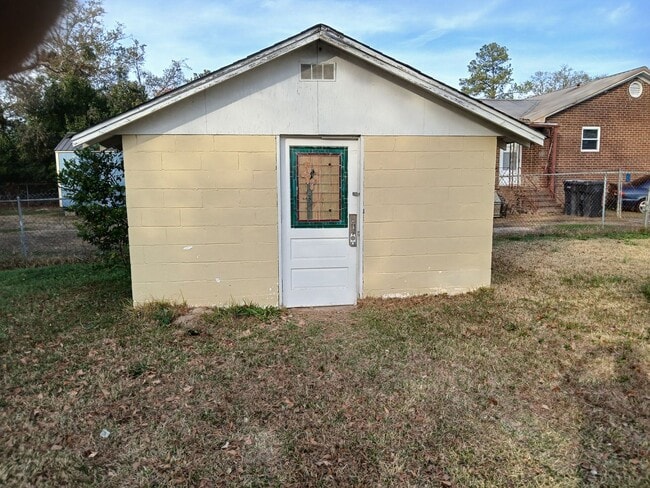 Building Photo - 2813 King St