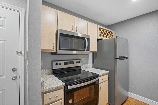 Building Photo - 8516 Island Breeze Ln
