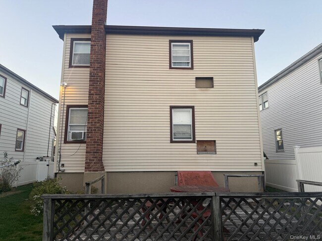 Building Photo - 110 Evergreen Ave