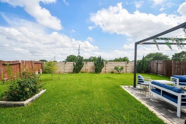 Building Photo - 25611 Winford Estate Dr