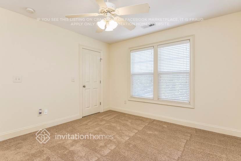Building Photo - 513 Skygrove Dr