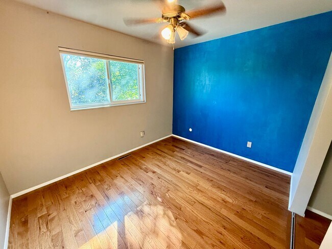 Building Photo - 2136 Springfield Ct