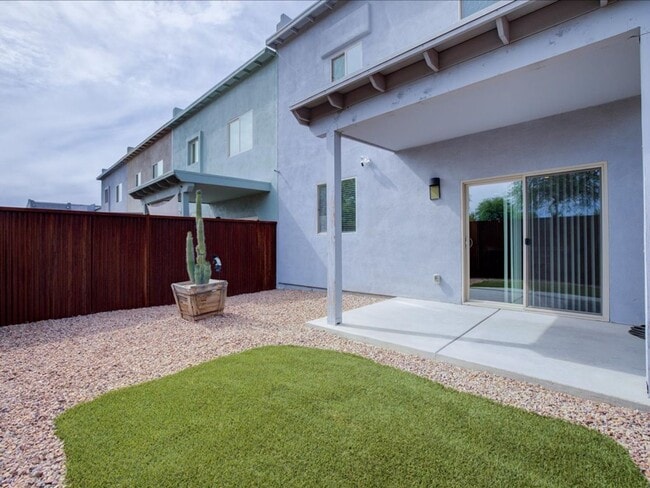 Building Photo - Stylish Two-Story Living with Modern Comforts!