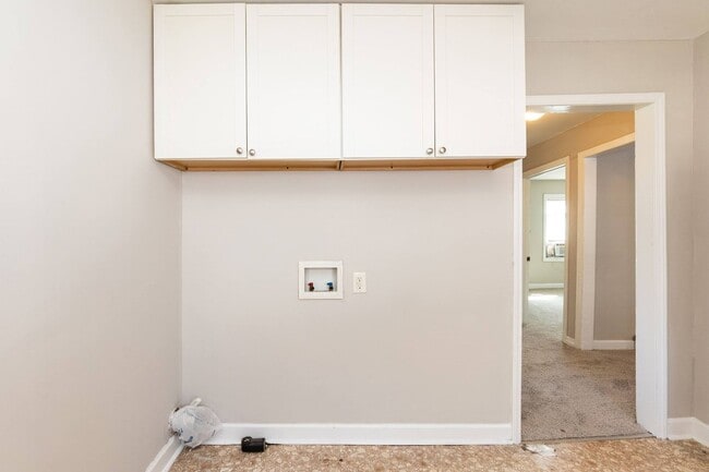 Building Photo - Corner Lot Two Bedroom Home