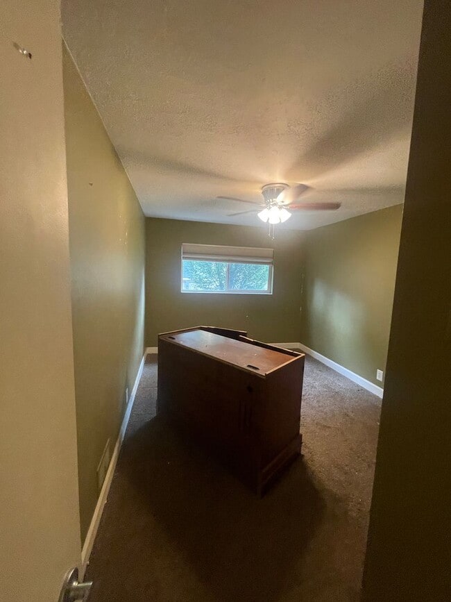 Building Photo - Spacious 2 Bed 1 Bath Apt in SLC