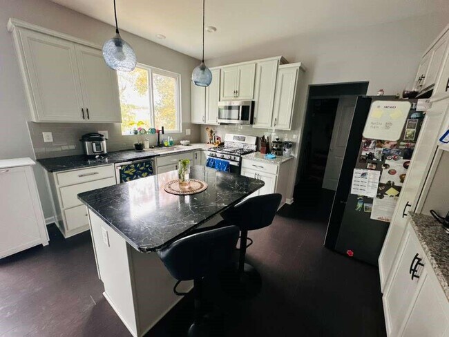 Building Photo - 8035 Stiner Grv