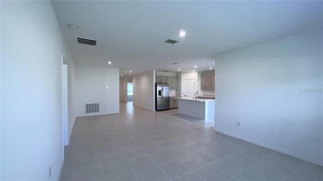 Building Photo - 5557 Tranquila Ln