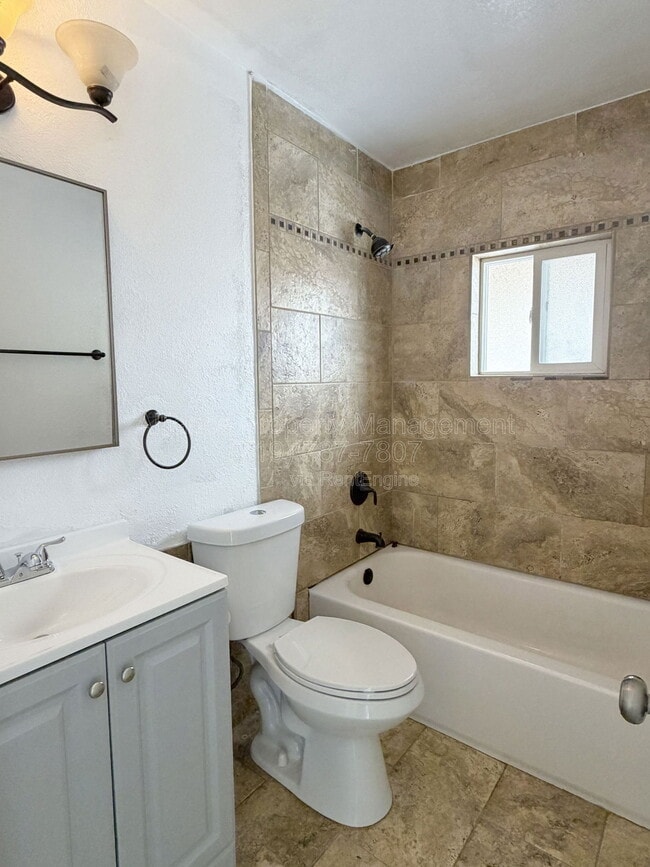 Building Photo - 3280 El Canto Dr