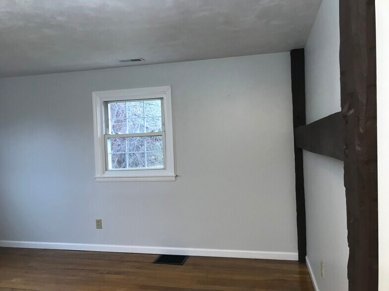 Building Photo - 11220 Vista Dr