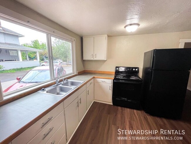 Building Photo - 1543 Ferry St