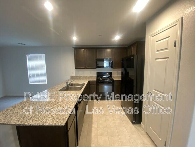 Building Photo - 4645 Pencester St