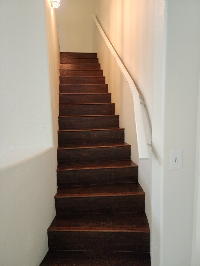 Building Photo - 929 Dusty Creek St