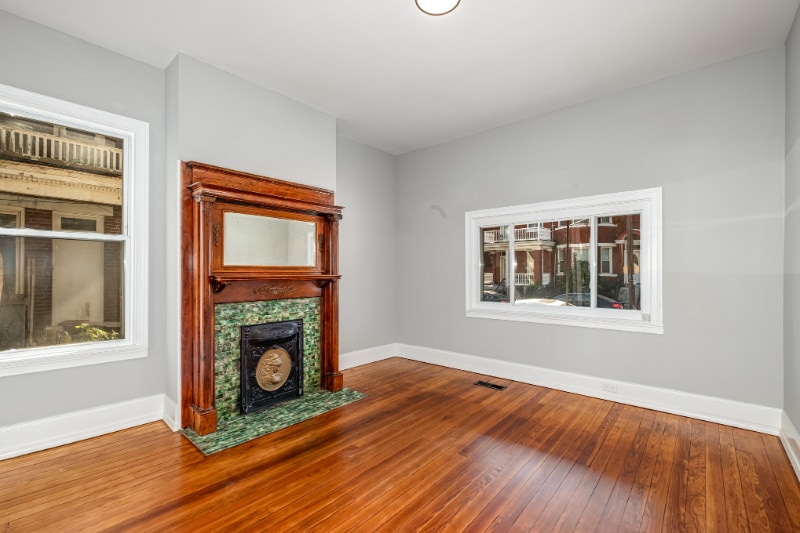 Building Photo - 118 E 19th St