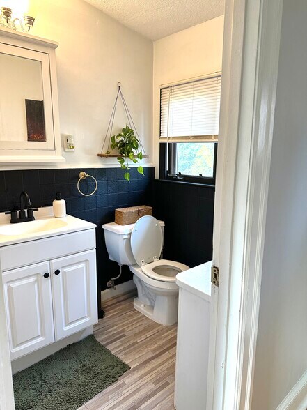 Building Photo - 311 Chandler St