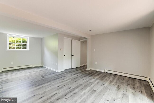 Building Photo - 4111 Hemingway Dr
