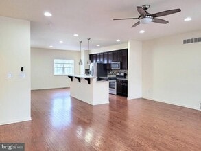 Building Photo - 628 Rigel Way