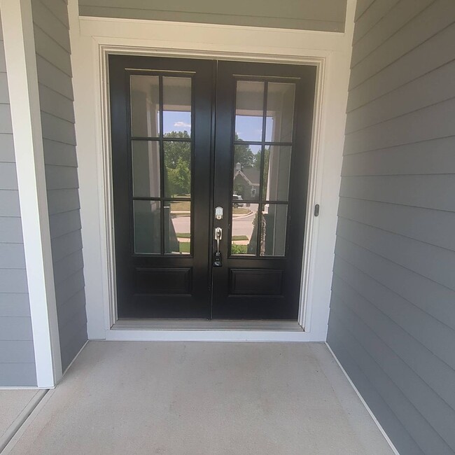 Building Photo - Beautiful 5 bed 4.5 bath in Holly Springs!
