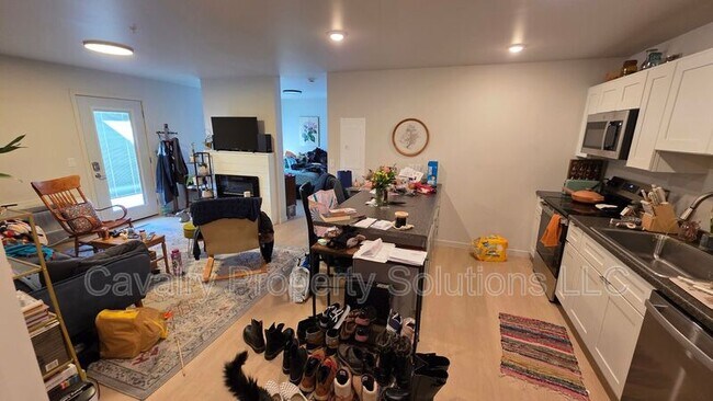 Building Photo - 1221 Commonwealth Ave