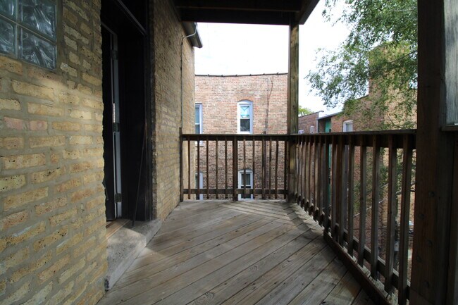 Building Photo - 1517 W Jonquil Terrace