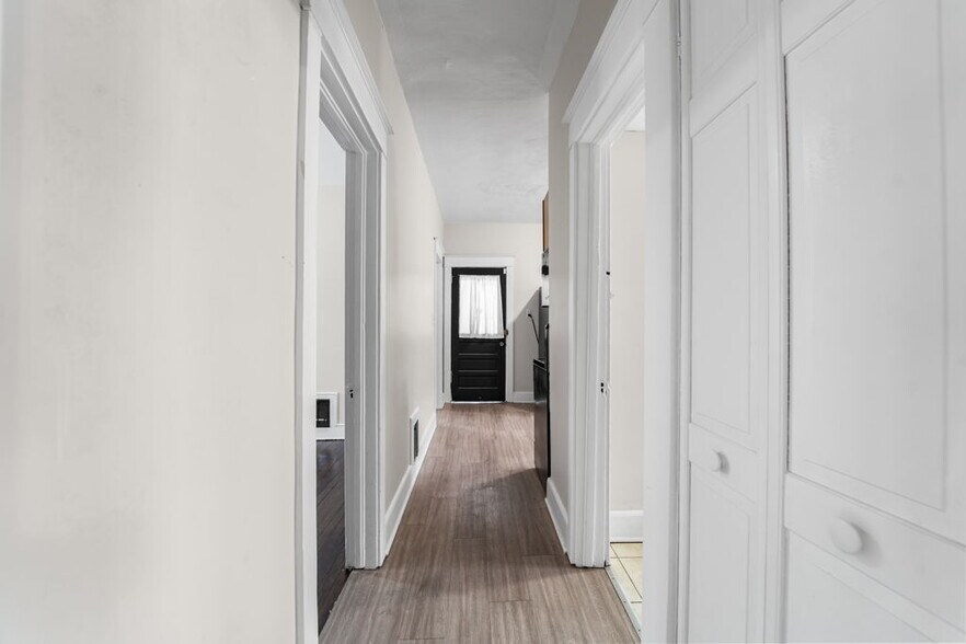 Building Photo - 44 Rotary Ave