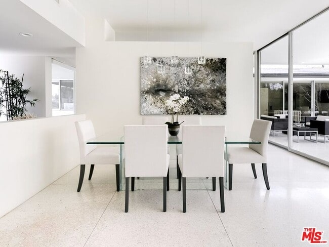 Building Photo - 5470 Katherine Ave