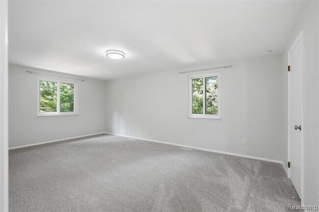Building Photo - 1880 Welling Dr