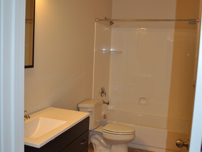Building Photo - 50 E Hunters Ridge Cir