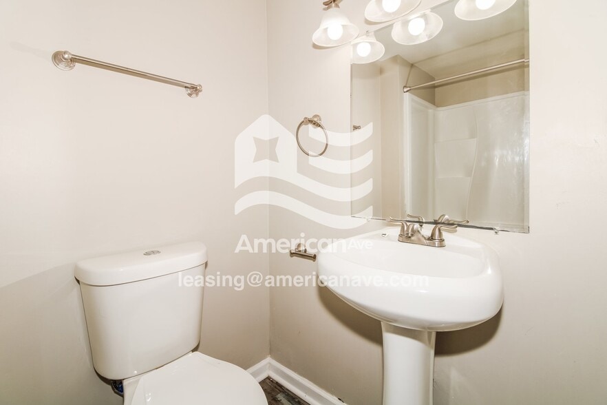 Building Photo - 2824 22nd St