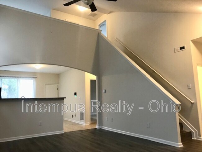 Building Photo - 2844 Hillstone St