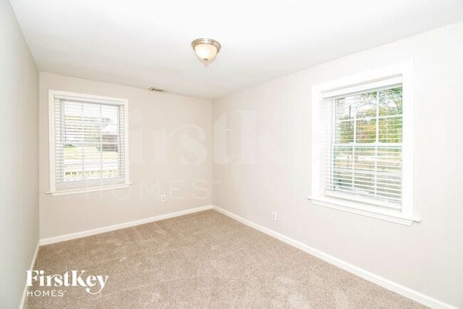 Building Photo - 3966 Oglesby Rd