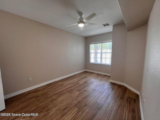 Building Photo - 105 Turpial Way