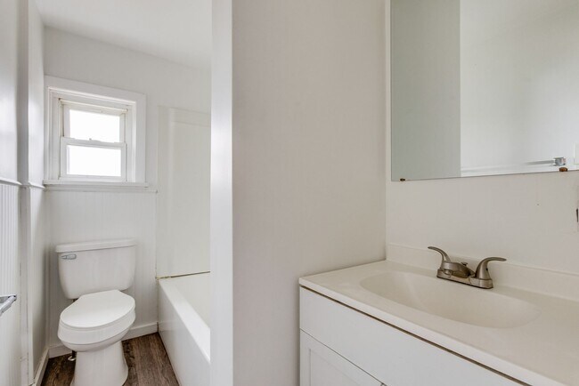 Building Photo - 440 Hays Ave