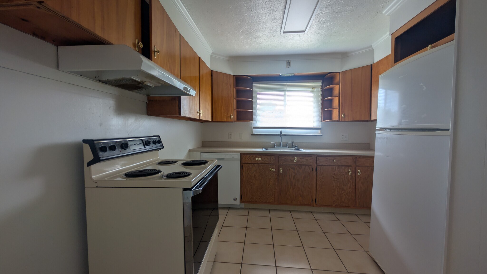 Kitchen - 701 Edgecliff St