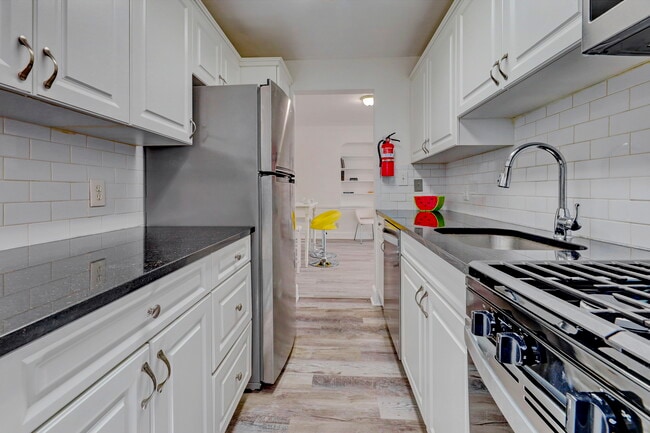 Primary Photo - 100 Prospect Ave