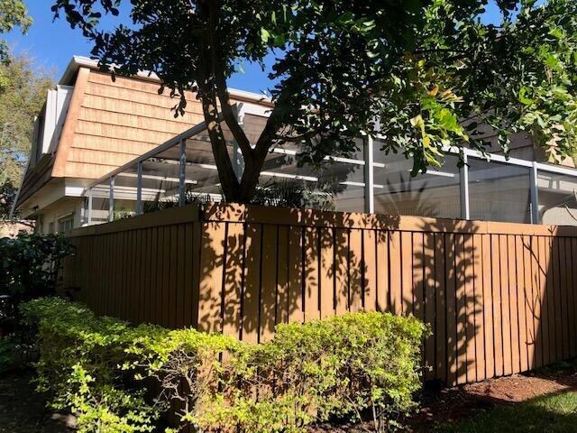 Building Photo - 4300 Hazel Ave