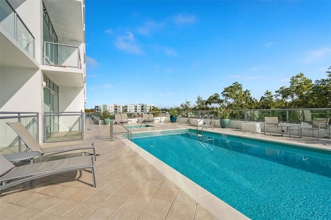 Building Photo - 101 S Eola Dr