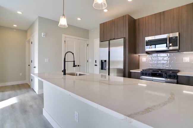 Building Photo - 3516 John F. Kennedy Blvd