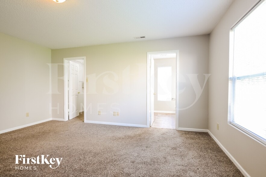 Building Photo - 9214 Bainbridge Dr