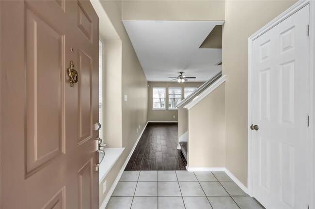 Building Photo - 19 Peach Ridge Pl