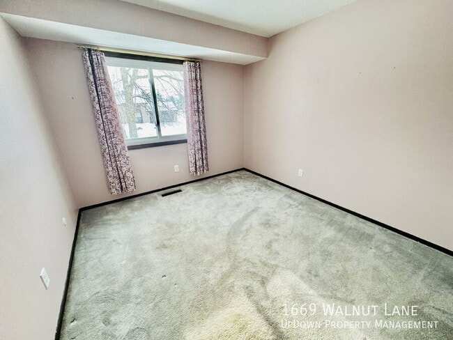 Building Photo - 1669 Walnut Ln