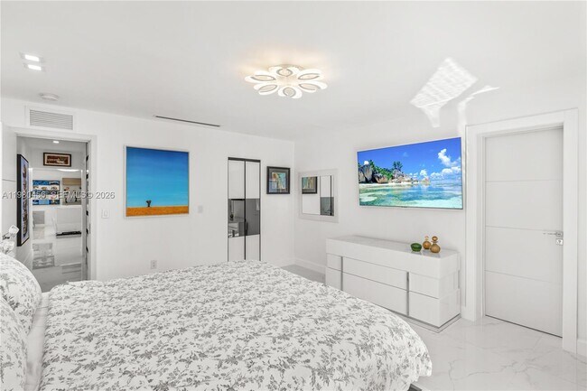 Building Photo - 12401 SW 72nd Ave