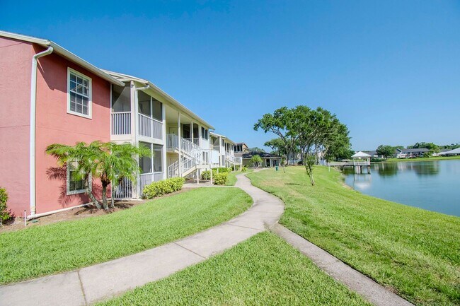 Building Photo - Lake Front 1BR + Den -Move In Special Available