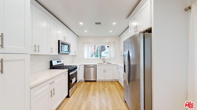 Building Photo - 4735 Nob Hill Dr