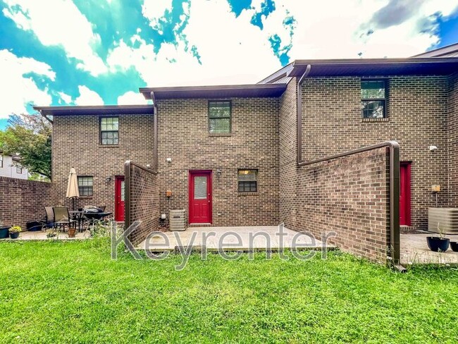 Building Photo - 7304 Old Clinton Pike