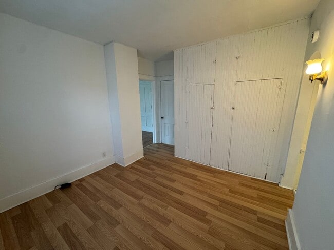 Building Photo - 1116 12th Ave