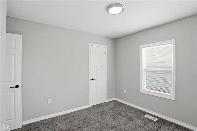 Building Photo - 1518 N Chester Ave