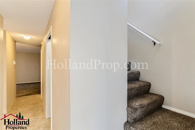 Building Photo - Cozy 2-Bedroom Condo in Gresham!